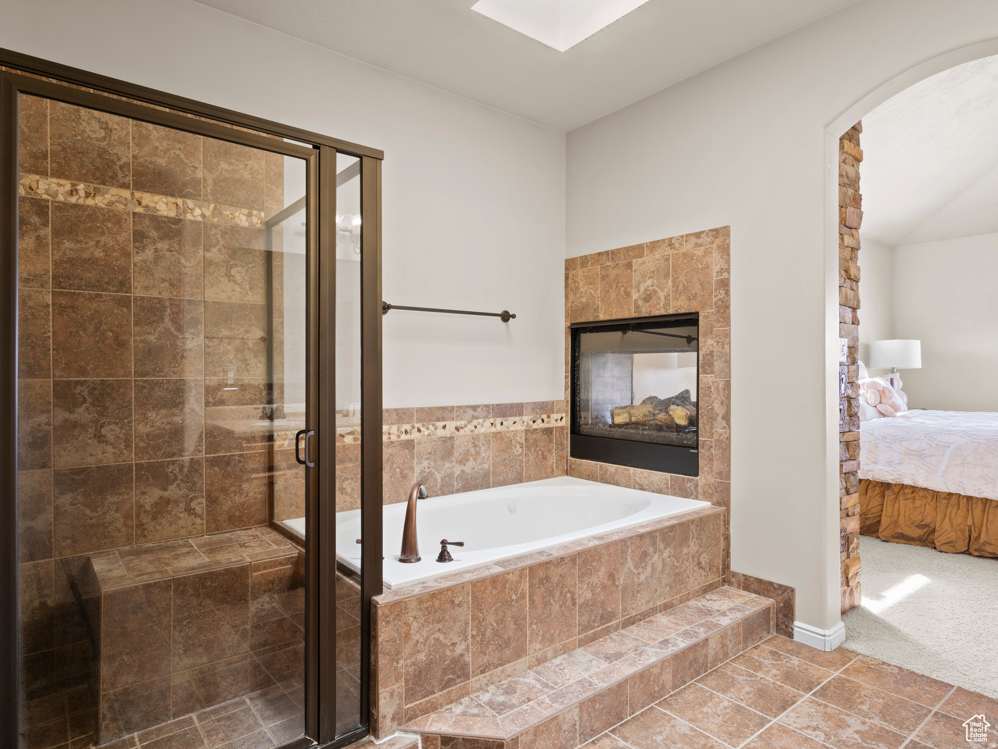 IVORY HIGHLANDS - Residential