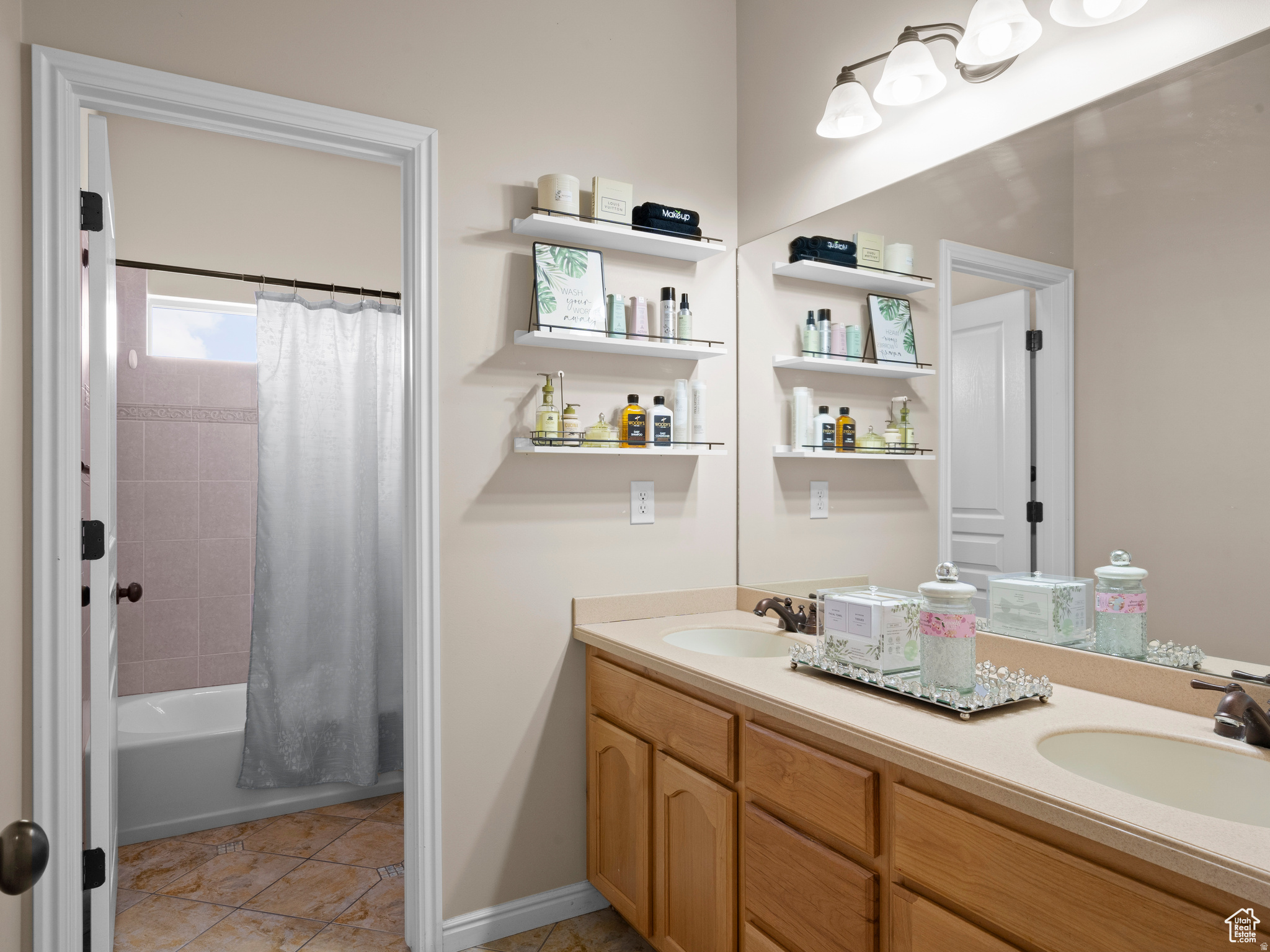 IVORY HIGHLANDS - Residential