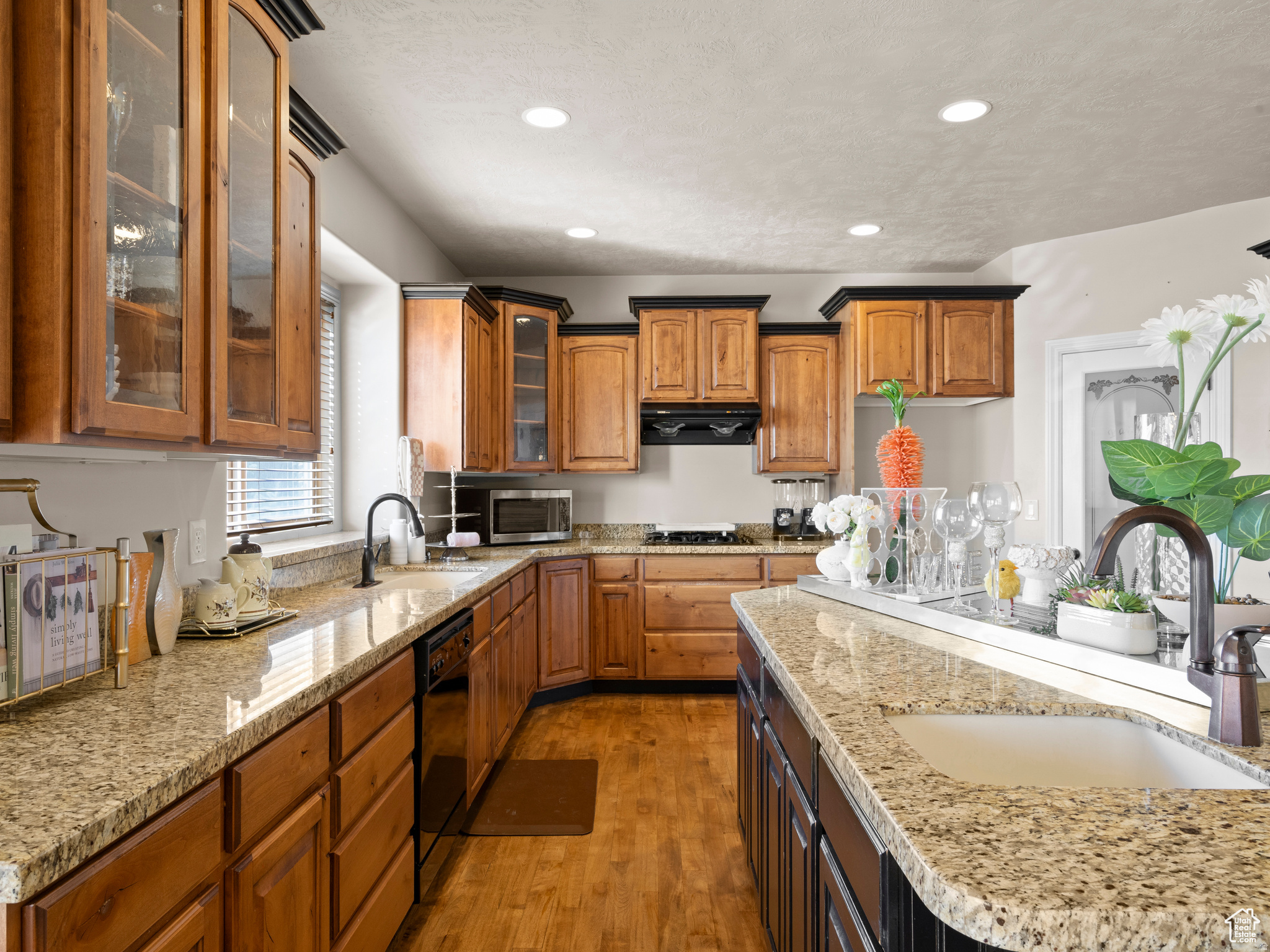 IVORY HIGHLANDS - Residential