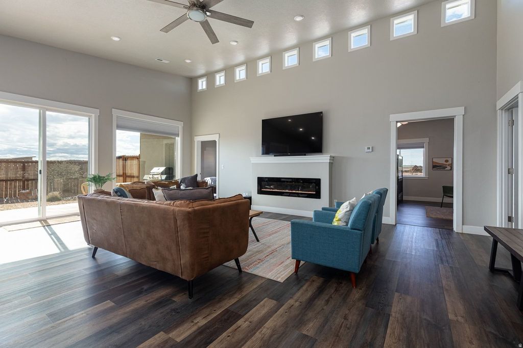 Photo of 4225 E STAR GAZER CIR, Kanab, UT 84741 (MLS # 2137189)