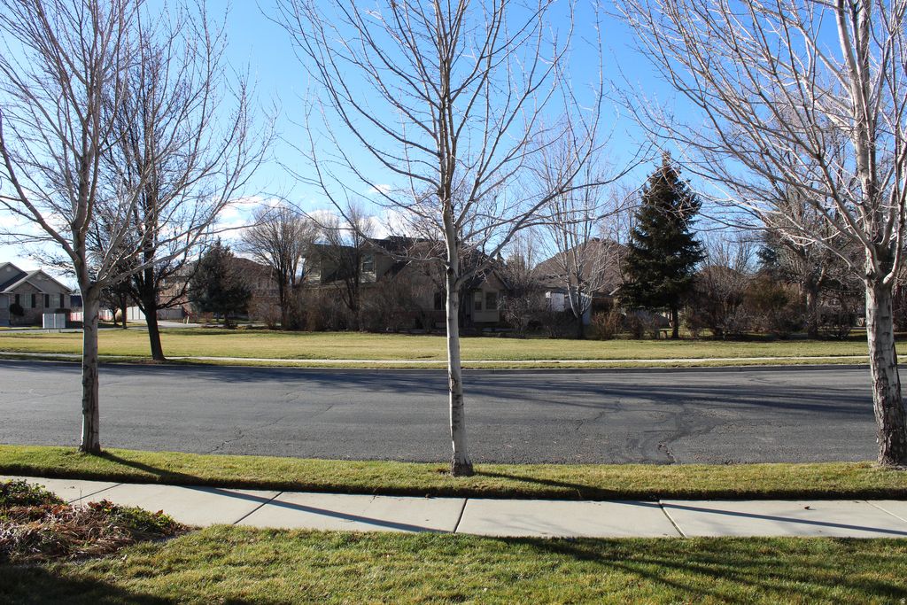 Photo of 10612 N CANTERBURY DR, Highland, UT 84003 (MLS # 2130147)