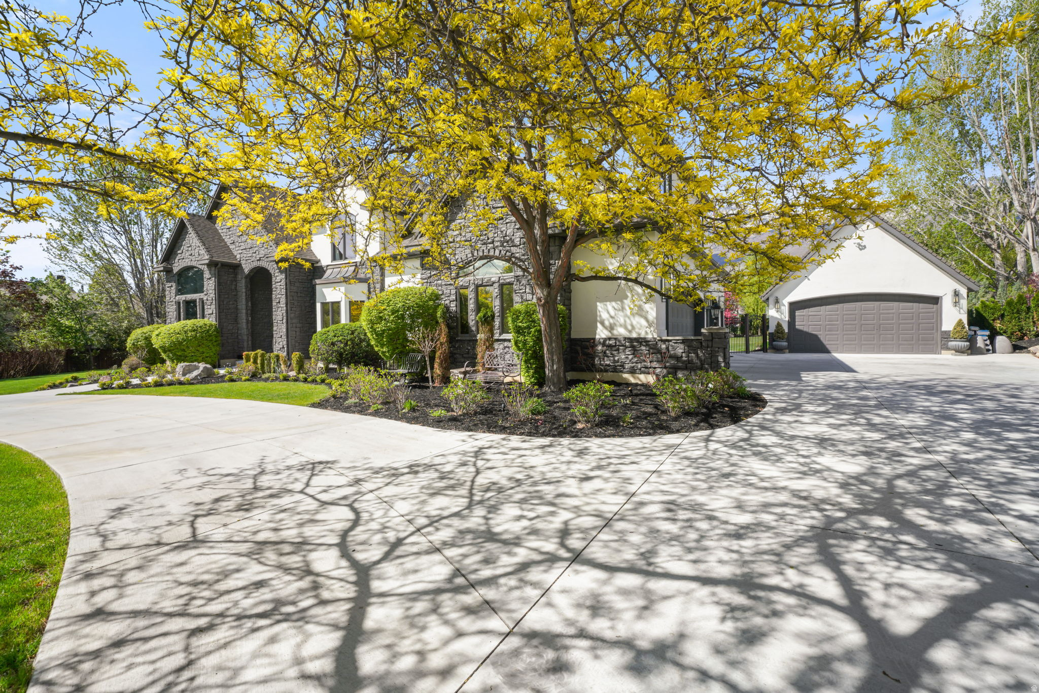 MOYLE ESTATES - Residential