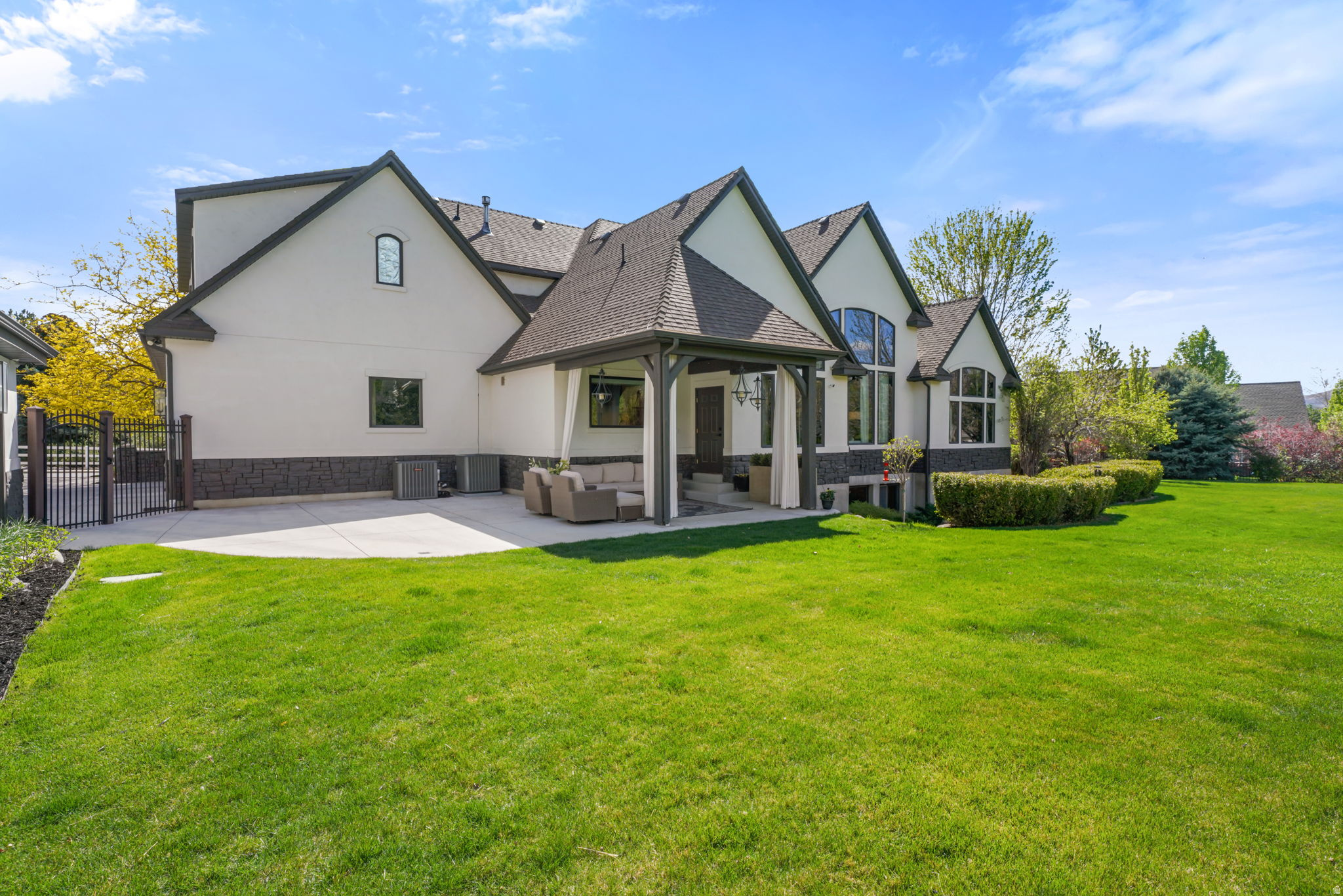 MOYLE ESTATES - Residential