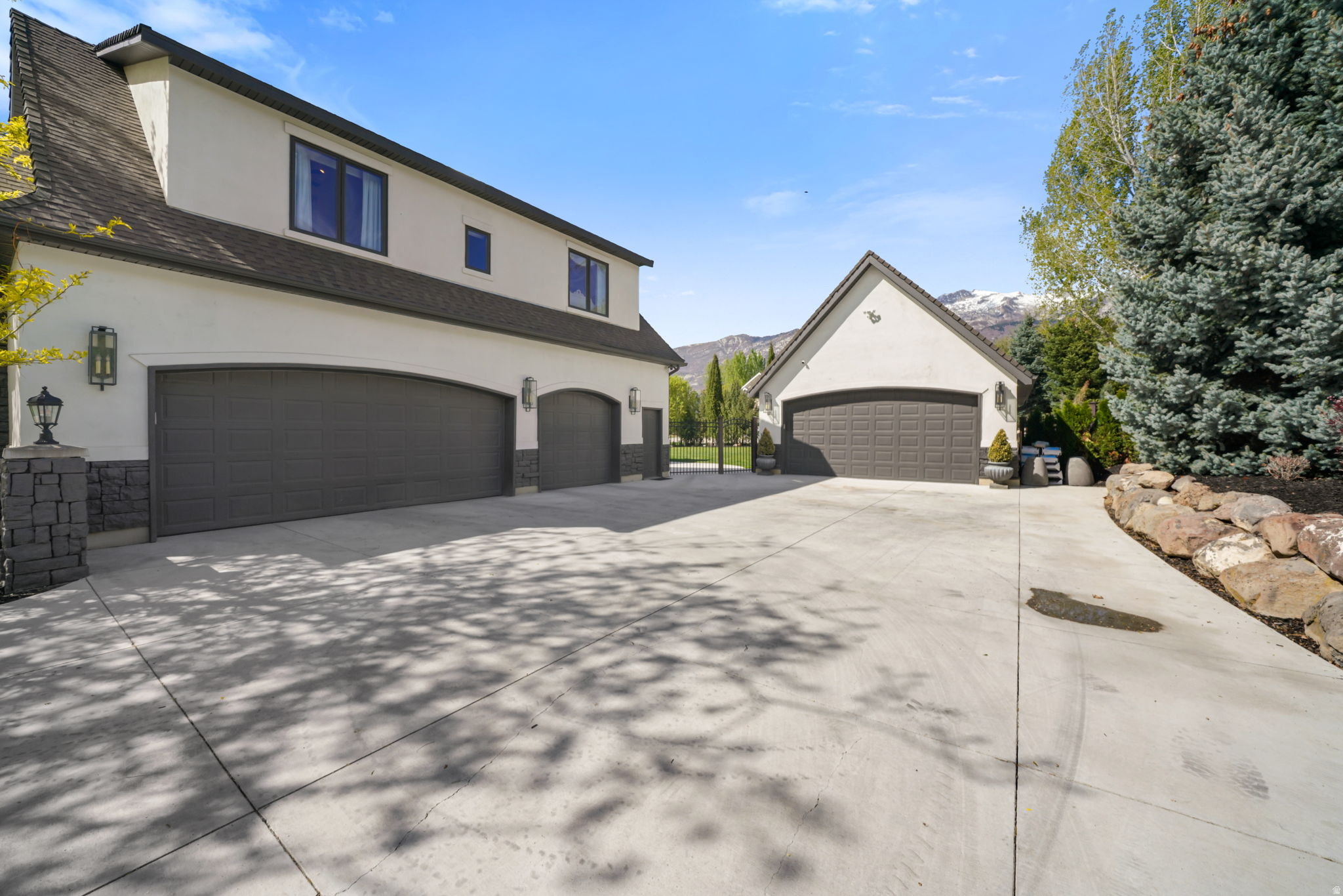 MOYLE ESTATES - Residential