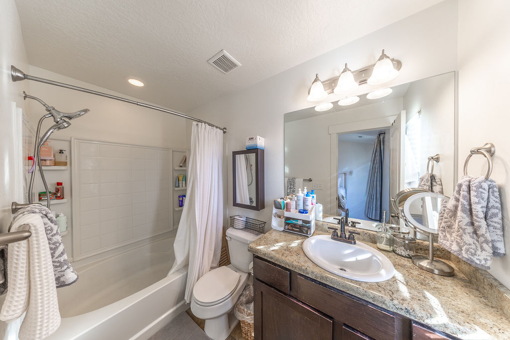 PINEAE VILLAGE - Residential