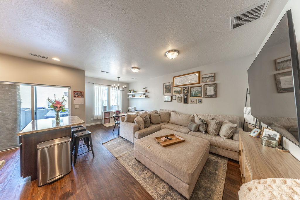 PINEAE VILLAGE - Residential