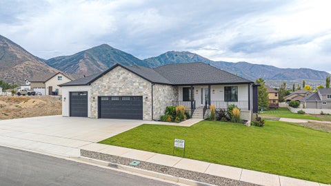 Homes For Sale - 846 E 400<br/> Salem, UT 84653