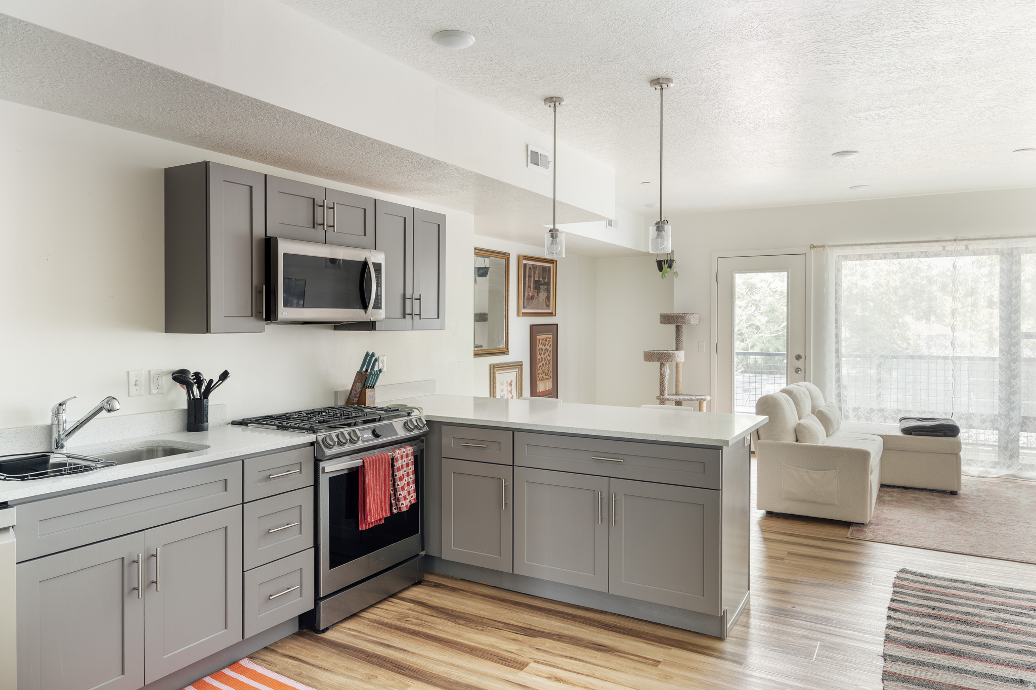 ROW 17 - Residential