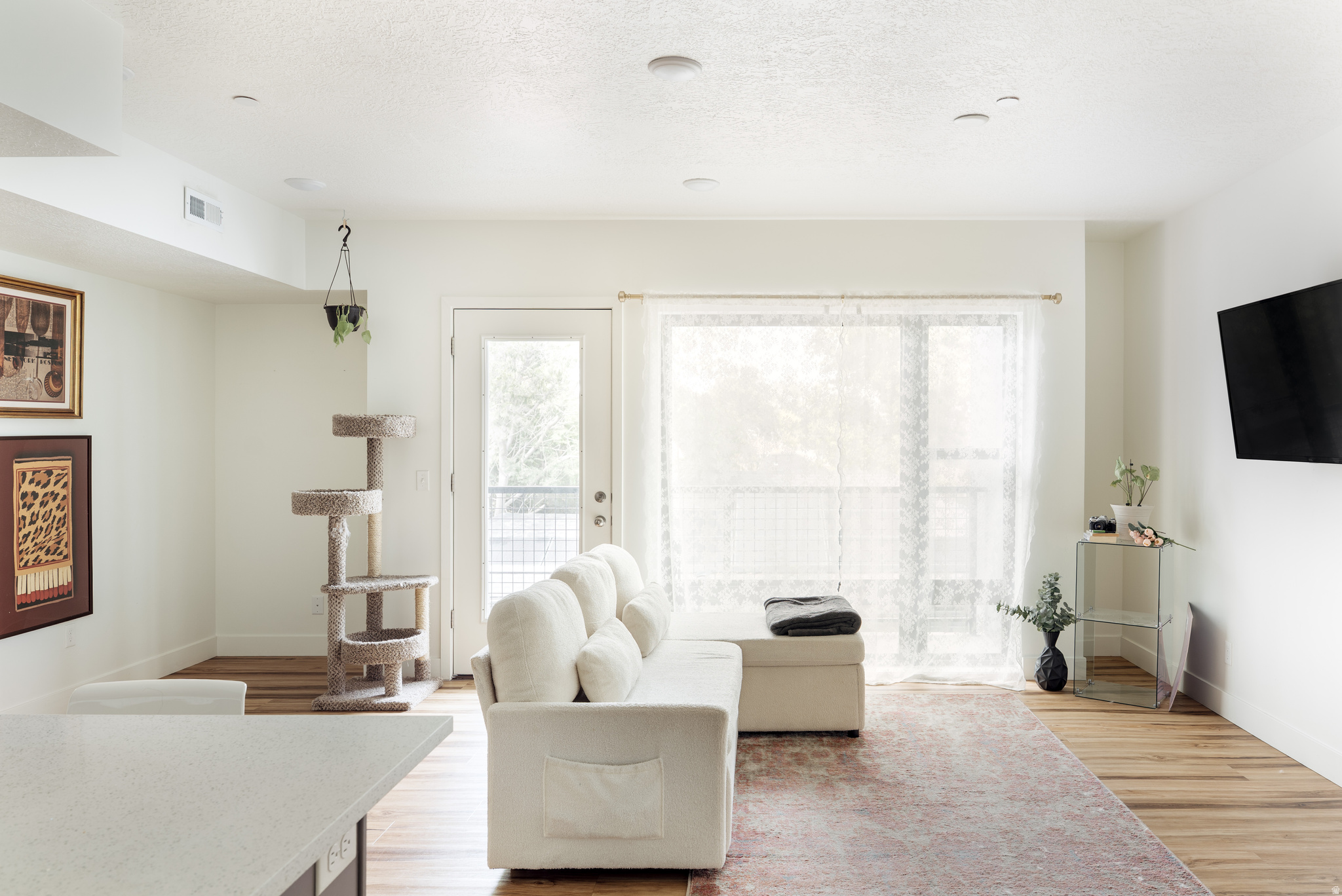 ROW 17 - Residential