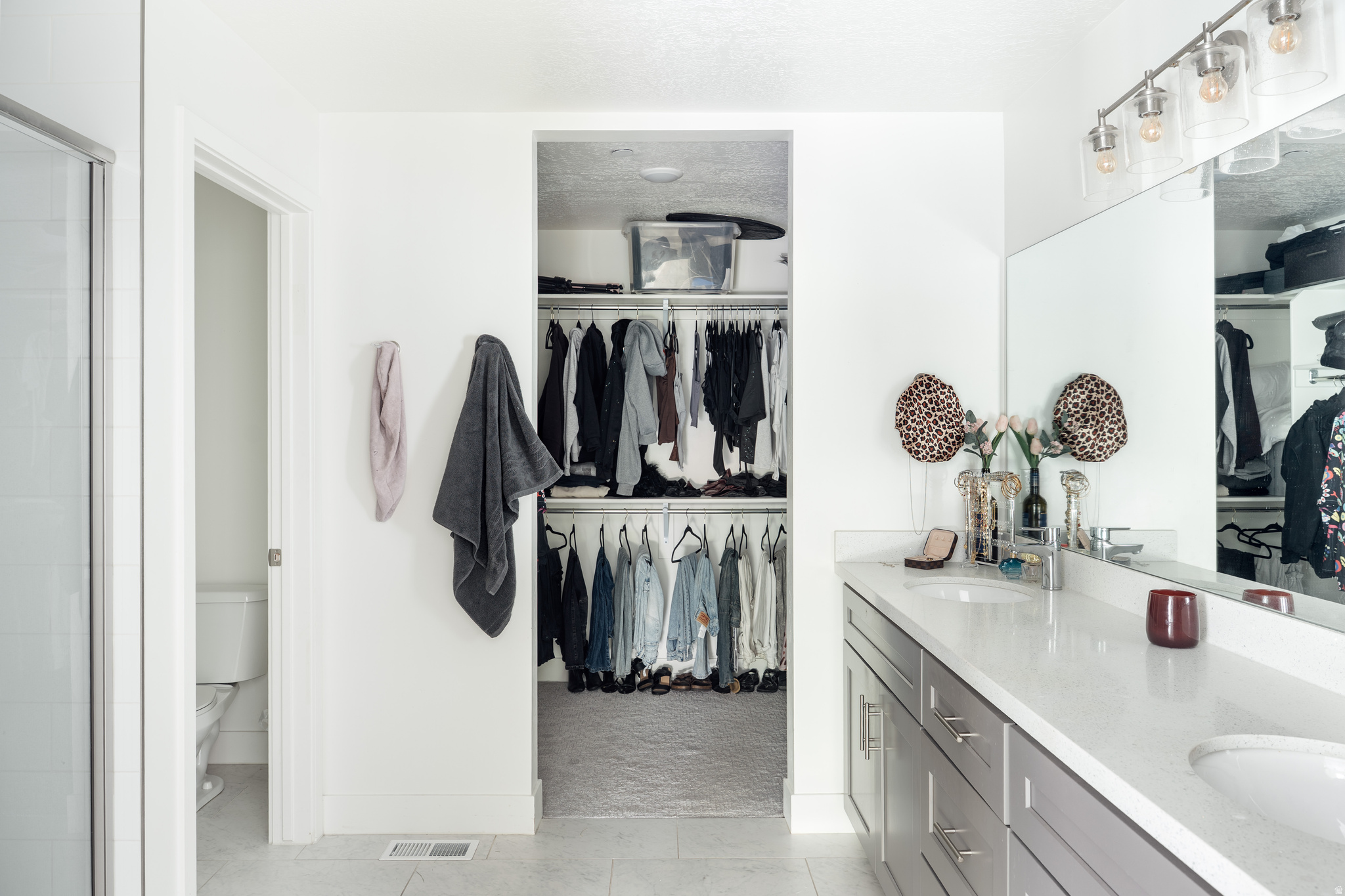 ROW 17 - Residential