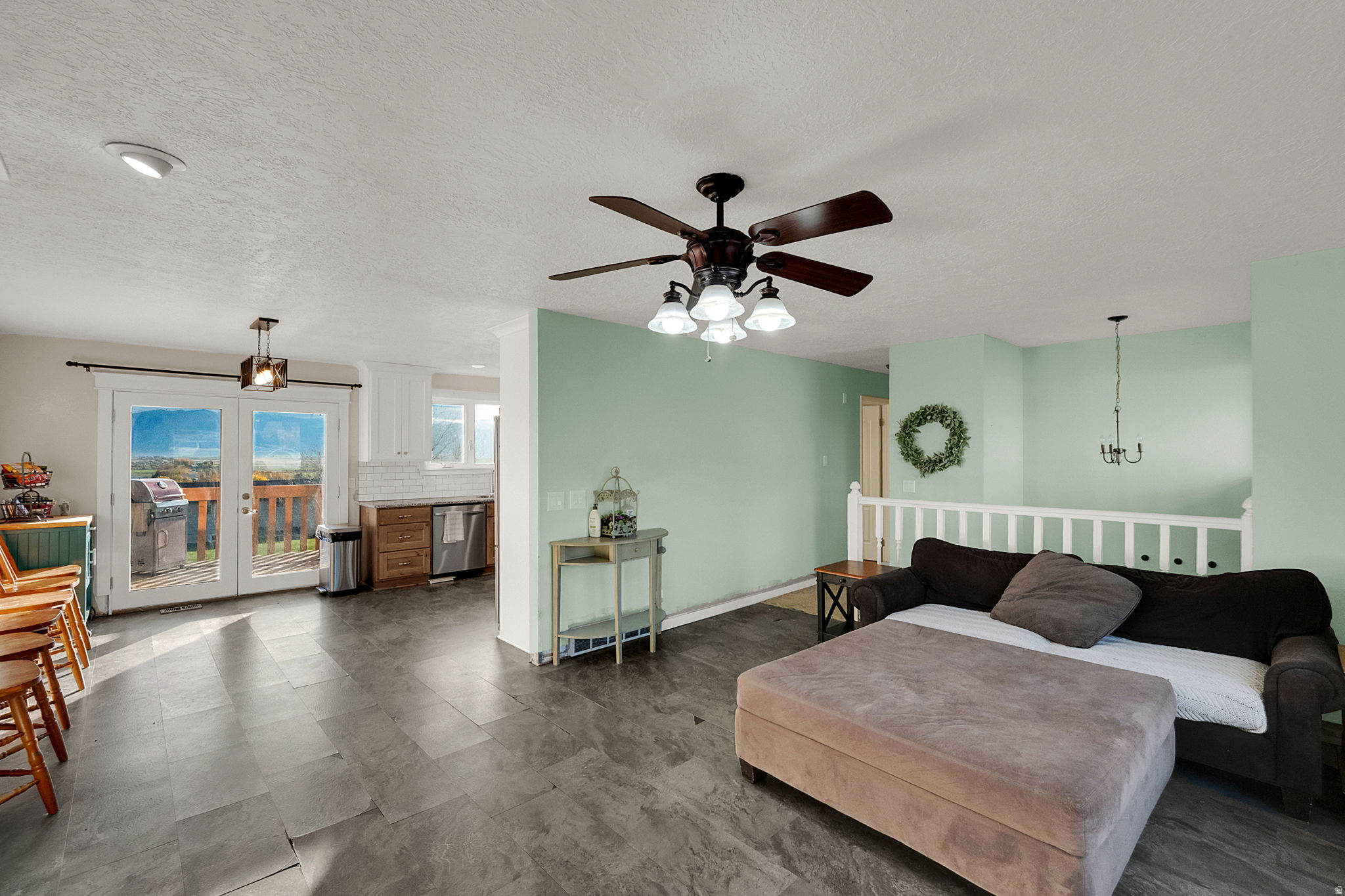 ROCKET HEIGHTS - Residential