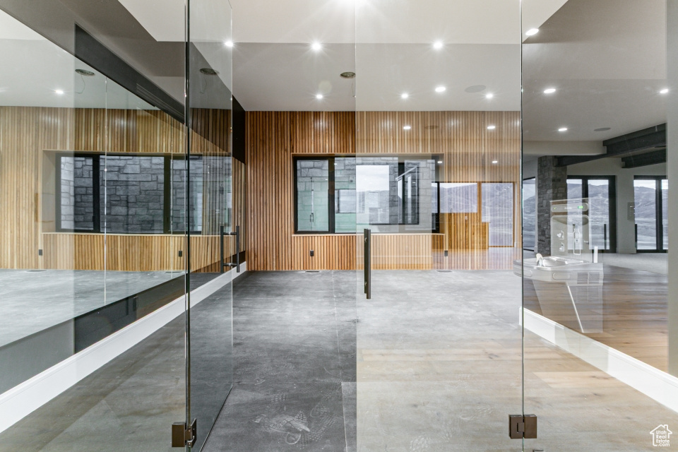 HIDEOUT CANYON - Residential