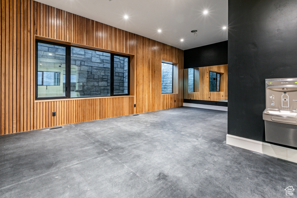 HIDEOUT CANYON - Residential