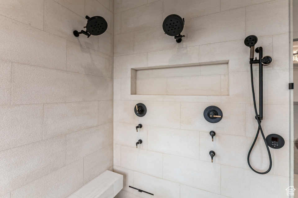 HIDEOUT CANYON - Residential