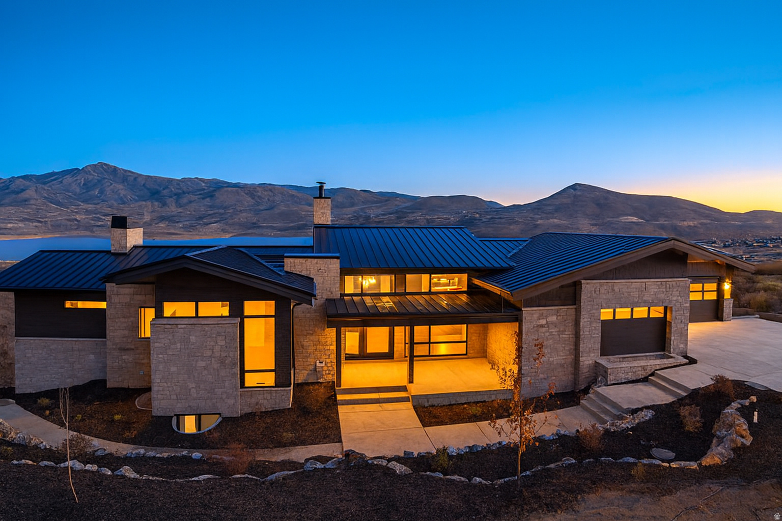 HIDEOUT CANYON - Residential