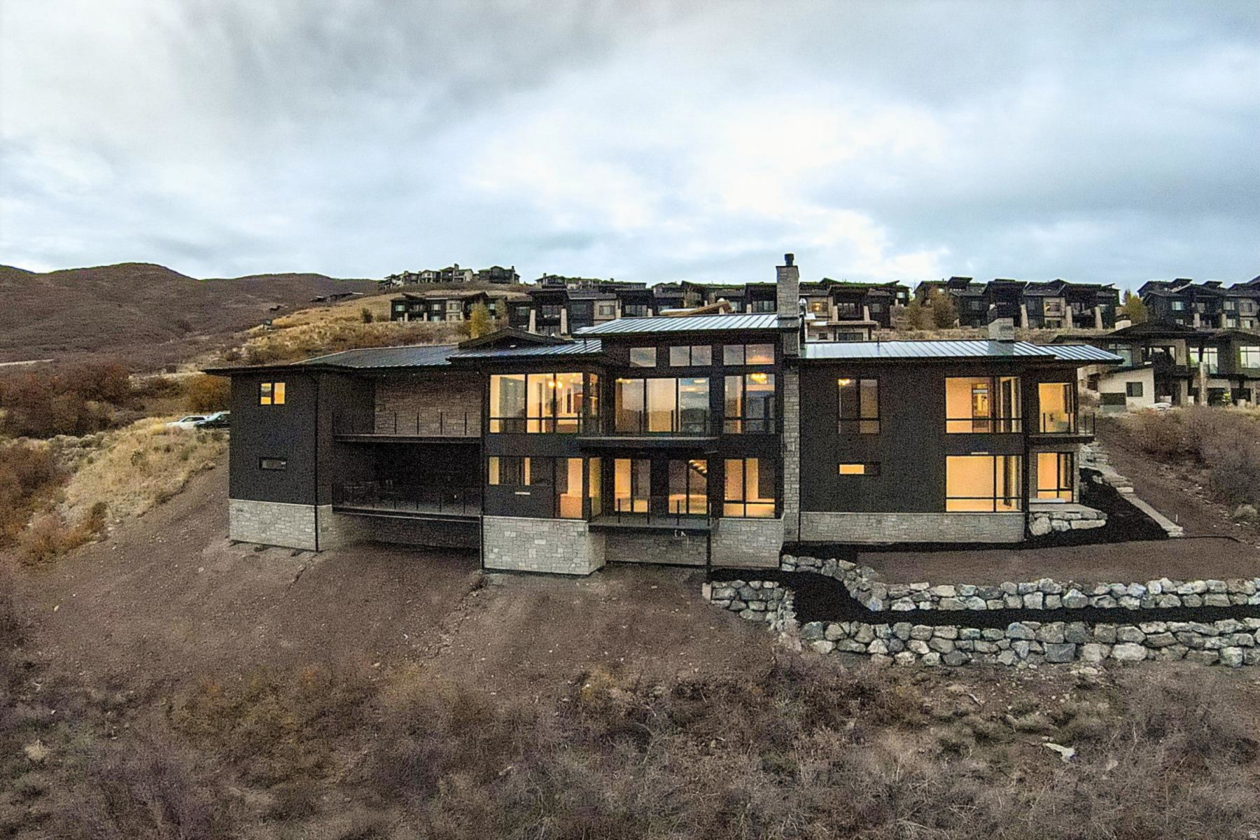 HIDEOUT CANYON - Residential