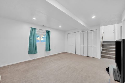 Tiny photo for 1052 N 1000 E, Layton, UT 84040 (MLS # 2154446)