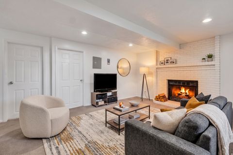 Tiny photo for 1052 N 1000 E, Layton, UT 84040 (MLS # 2154446)