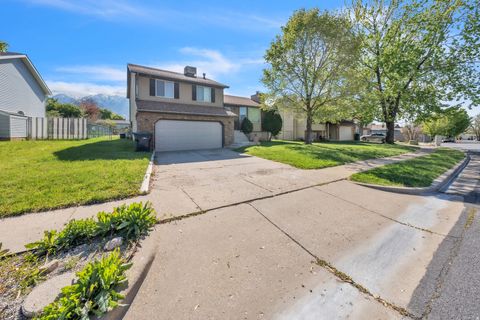 Tiny photo for 1052 N 1000 E, Layton, UT 84040 (MLS # 2154446)