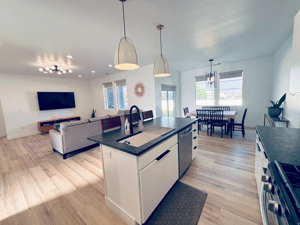 Photo of 141 S 100 W, Blanding, UT 84511 (MLS # 2171381)