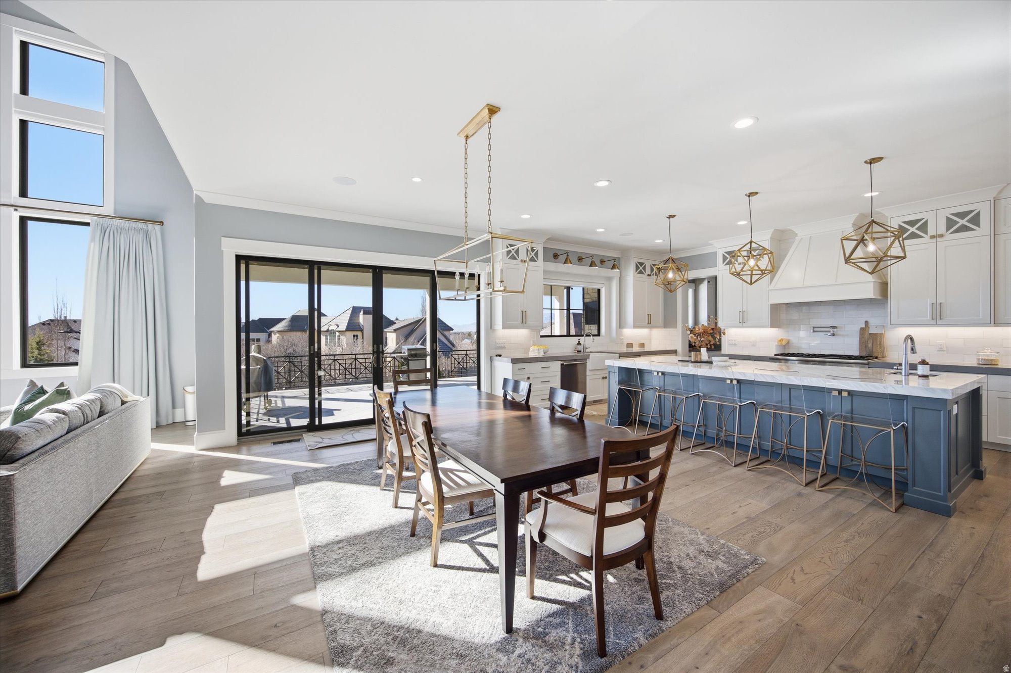 COUNTRY FRENCH ESTATES - Residential