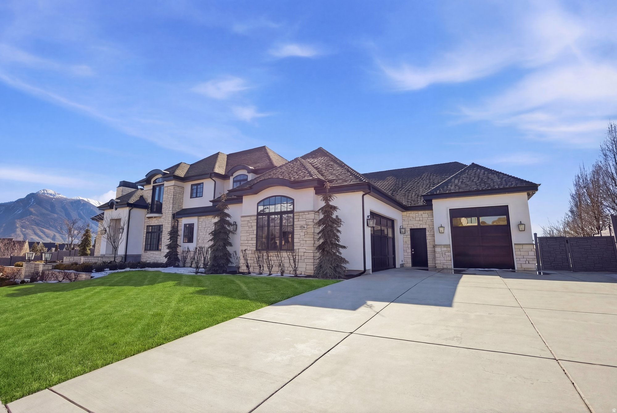 COUNTRY FRENCH ESTATES - Residential