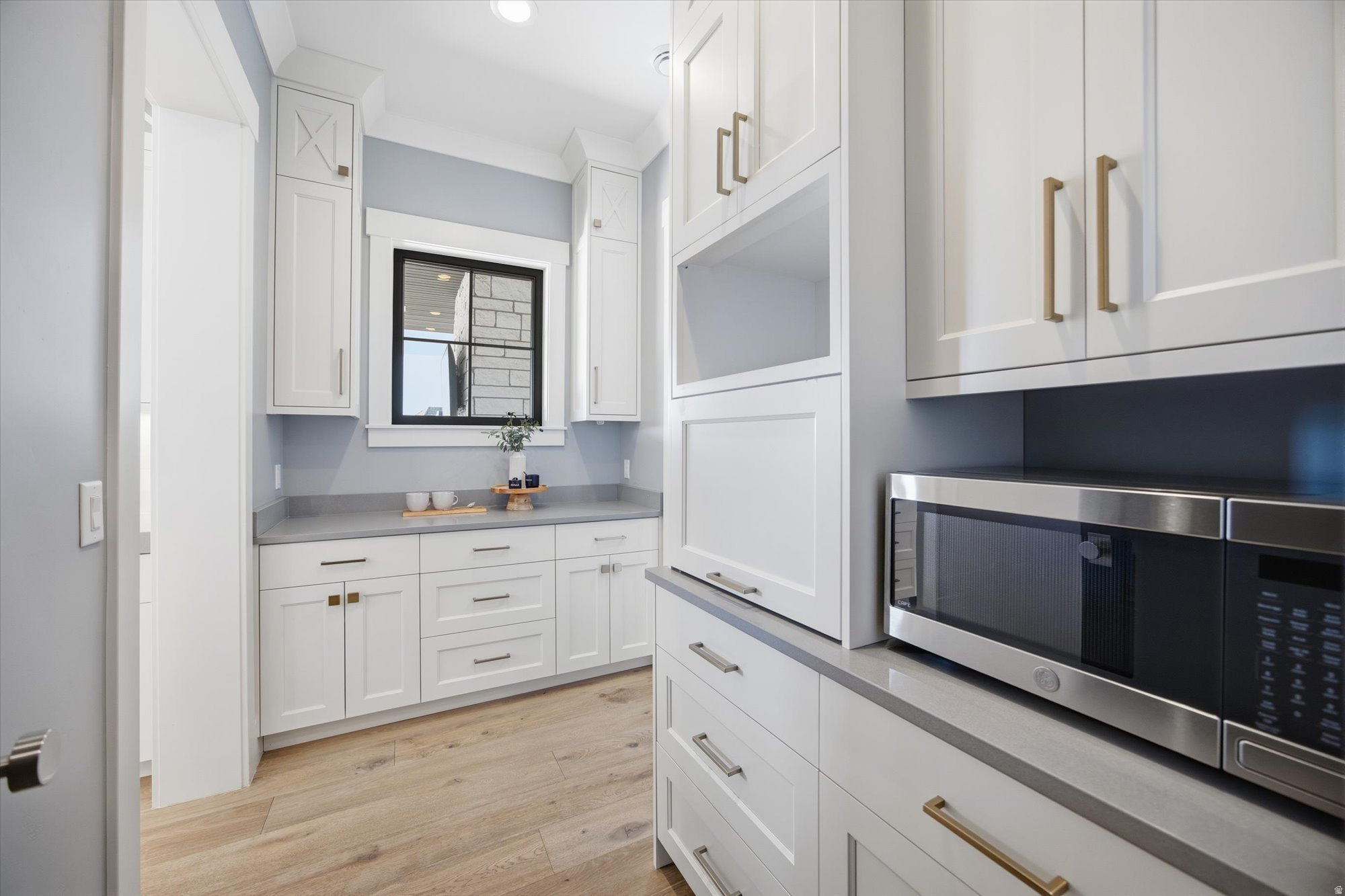 COUNTRY FRENCH ESTATES - Residential