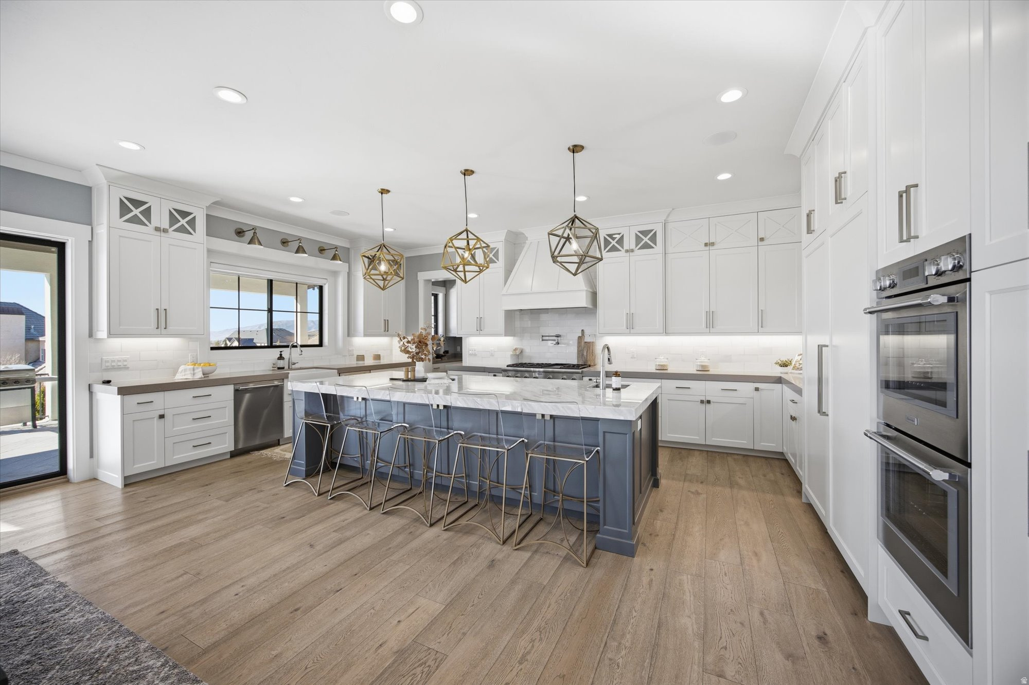 COUNTRY FRENCH ESTATES - Residential