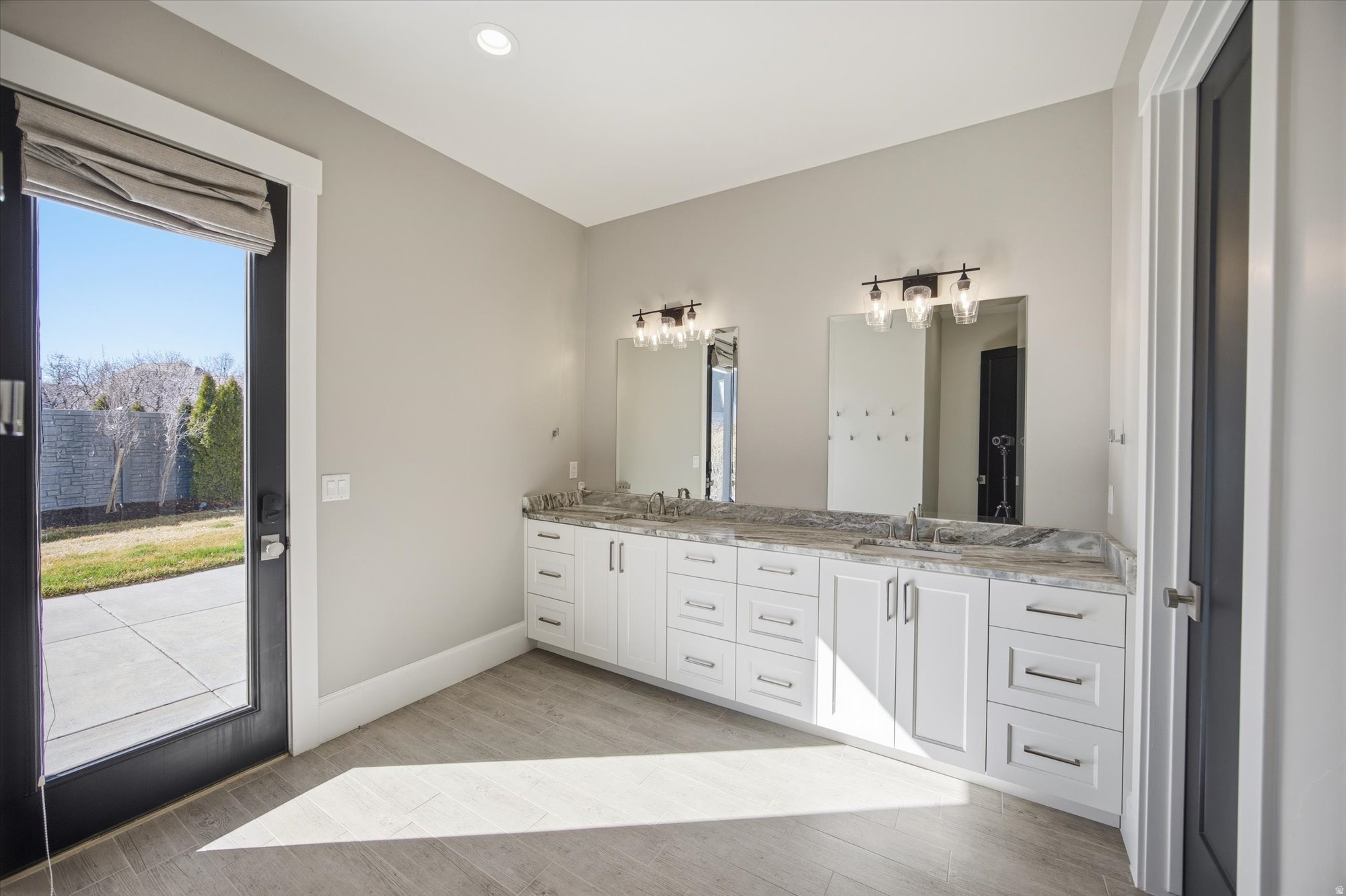 COUNTRY FRENCH ESTATES - Residential