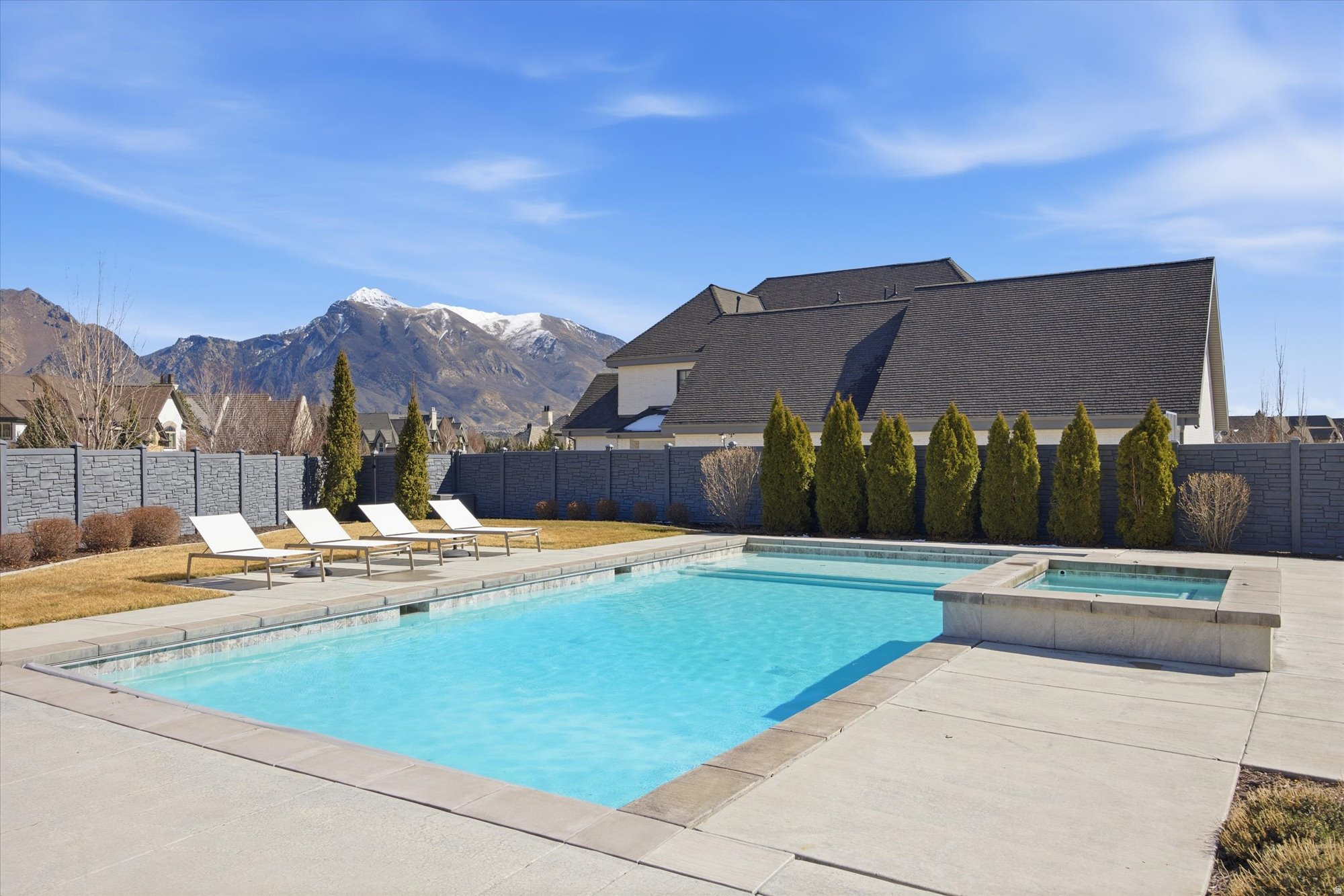 COUNTRY FRENCH ESTATES - Residential