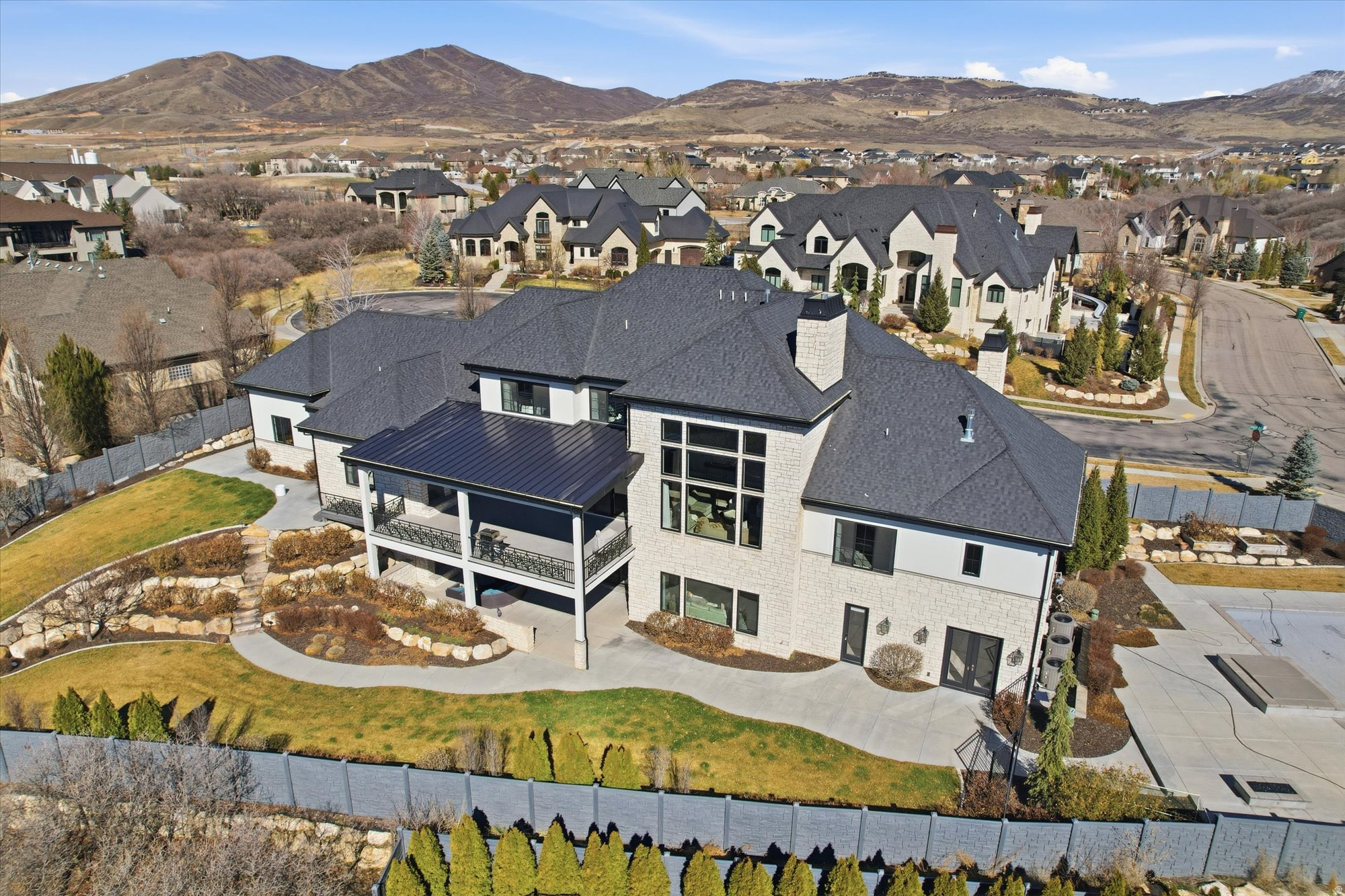 COUNTRY FRENCH ESTATES - Residential