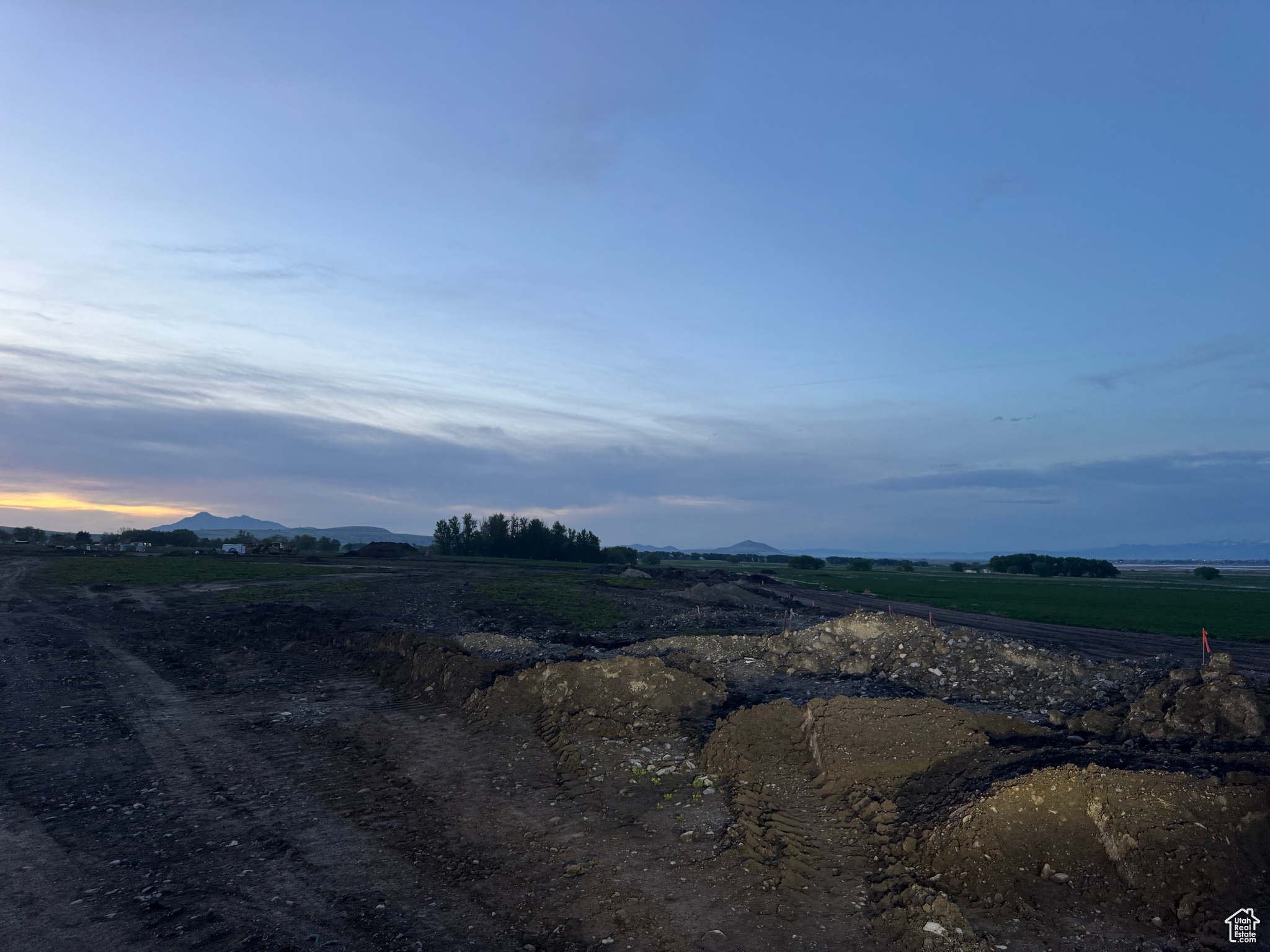 BLUEBERRY SPRINGS - Land