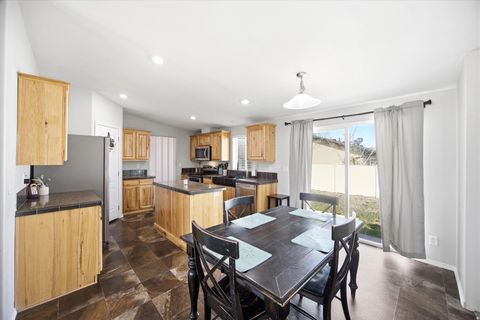Tiny photo for 348 W 200 N, Santaquin, UT 84655 (MLS # 2147115)
