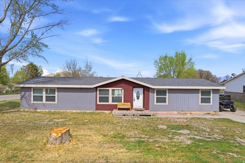 Tiny photo for 348 W 200 N, Santaquin, UT 84655 (MLS # 2147115)