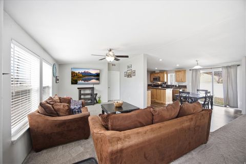 Tiny photo for 348 W 200 N, Santaquin, UT 84655 (MLS # 2147115)