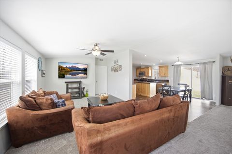 Tiny photo for 348 W 200 N, Santaquin, UT 84655 (MLS # 2147115)