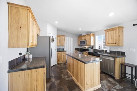 Tiny photo for 348 W 200 N, Santaquin, UT 84655 (MLS # 2147115)