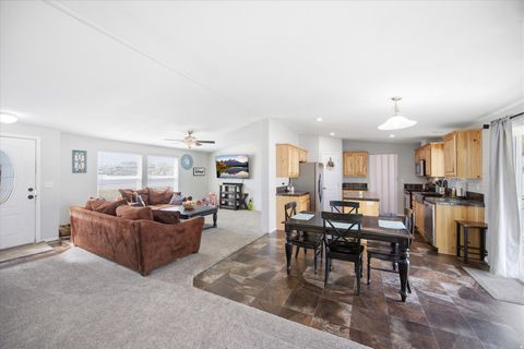 Tiny photo for 348 W 200 N, Santaquin, UT 84655 (MLS # 2147115)