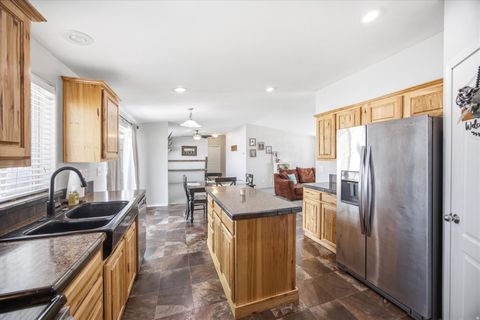 Tiny photo for 348 W 200 N, Santaquin, UT 84655 (MLS # 2147115)