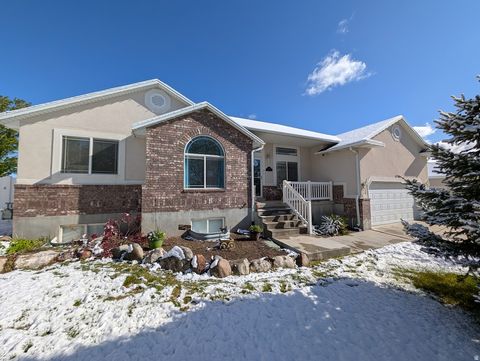 Photo of 5798 W MOON SHADOW DR, Herriman, UT 84096 (MLS # 2151515)