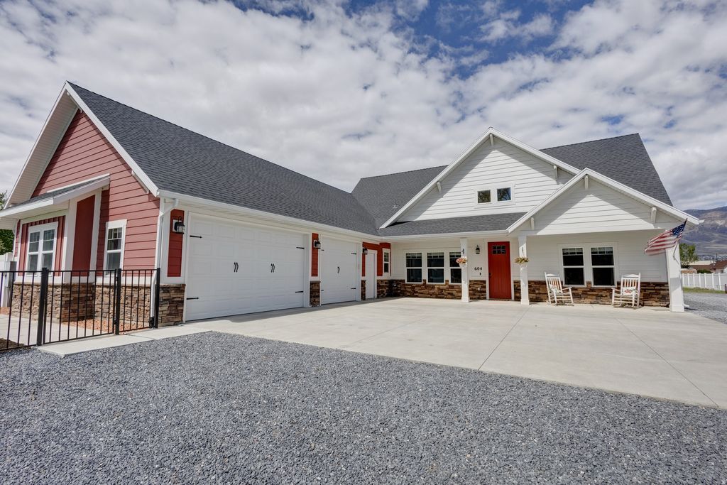 Photo of 604 W HARRISVILLE RD, Harrisville, UT 84404 (MLS # 2150809)