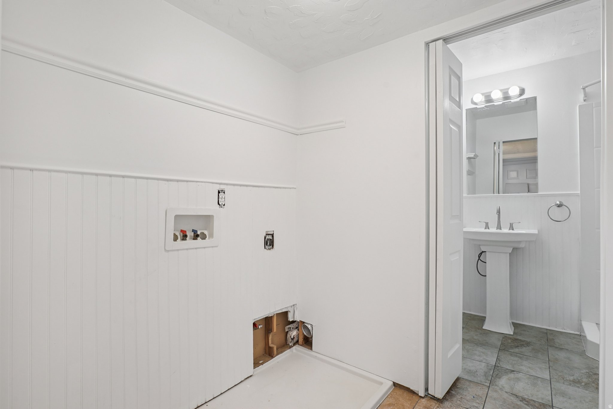 EDGEWATER - Residential