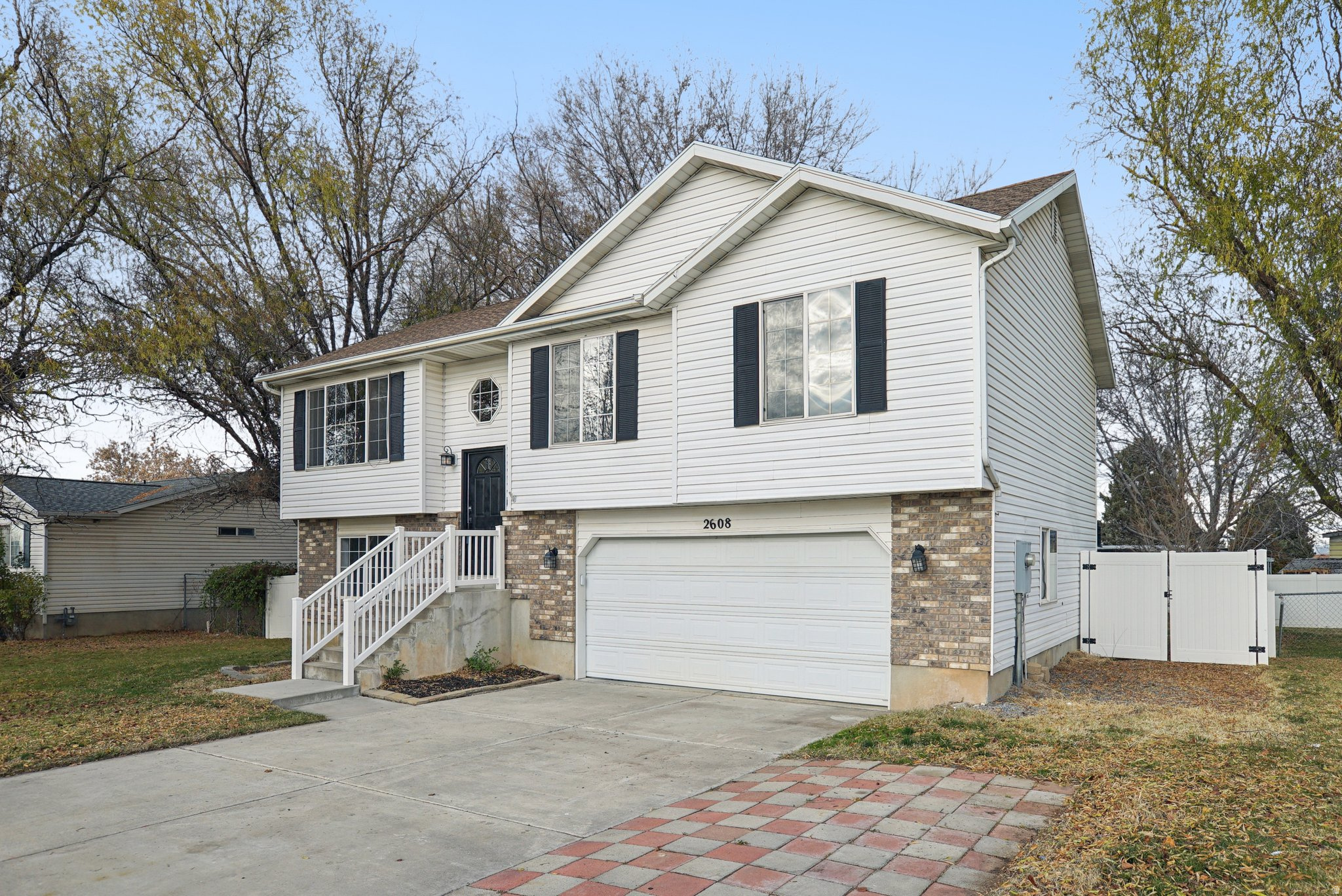 EDGEWATER - Residential