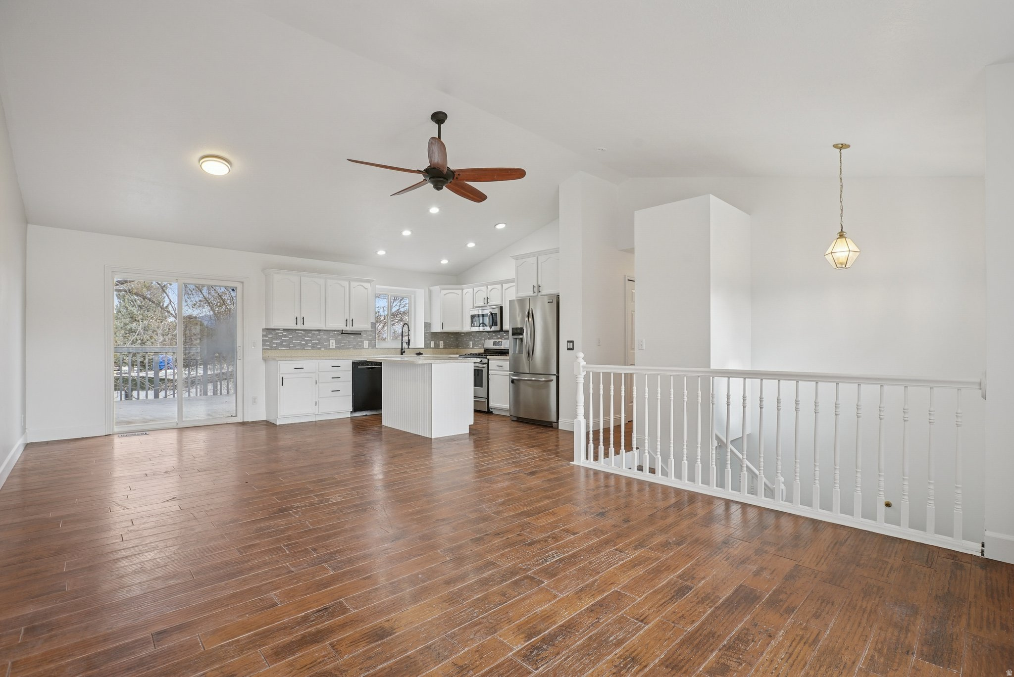 EDGEWATER - Residential