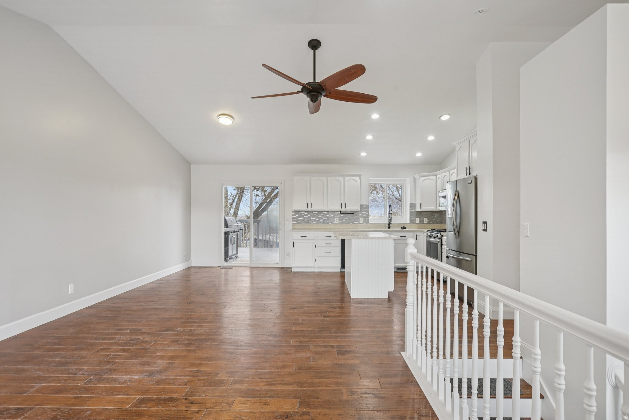 EDGEWATER - Residential