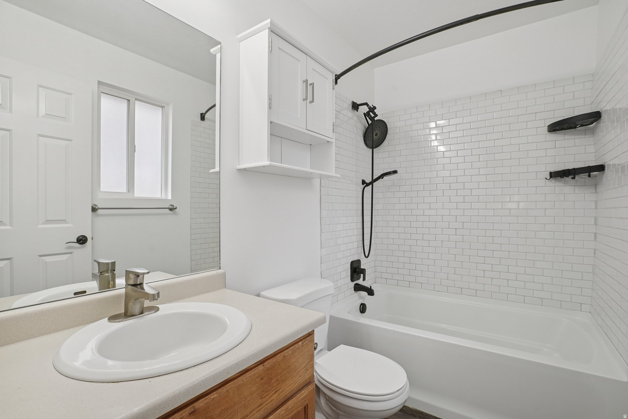 EDGEWATER - Residential