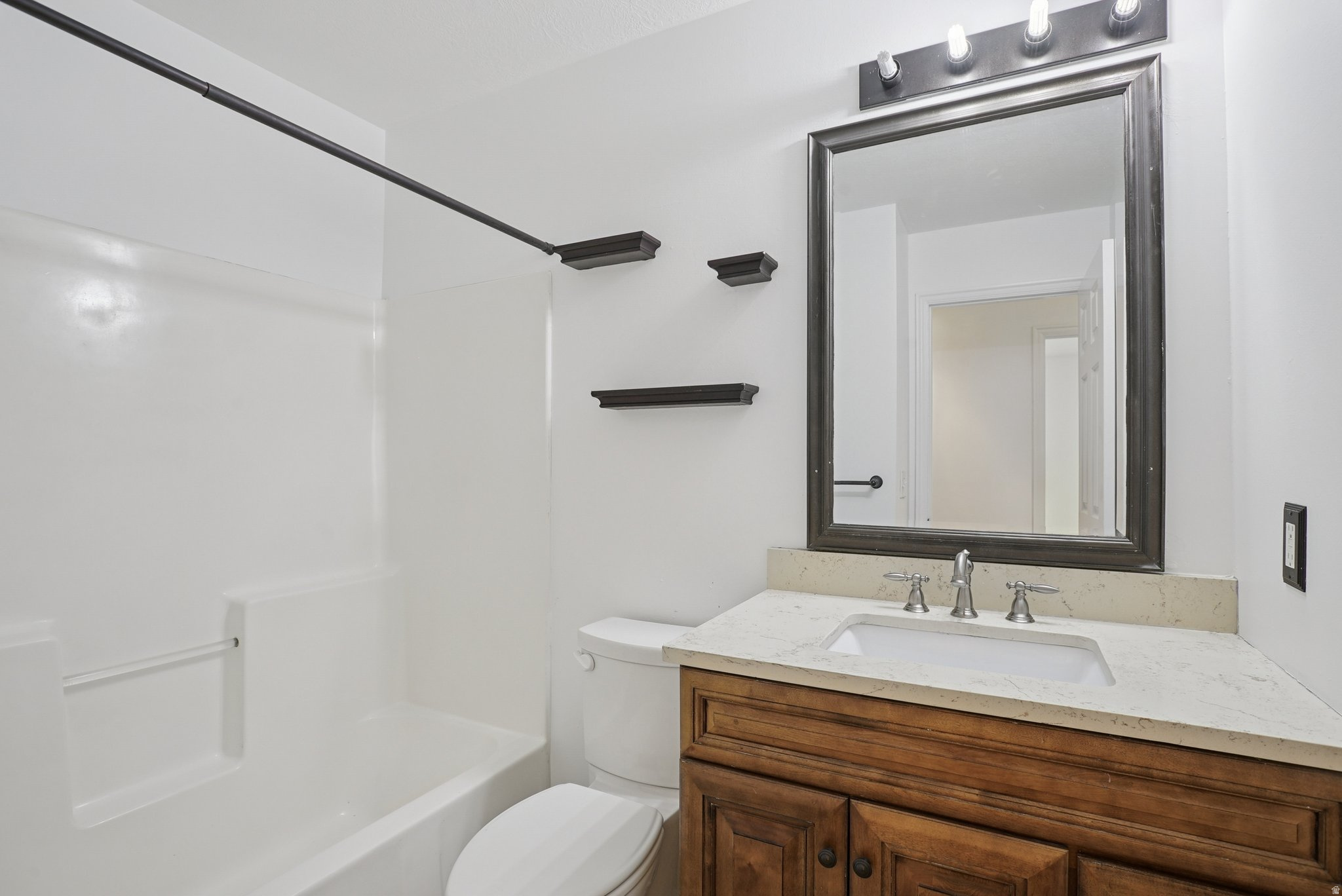 EDGEWATER - Residential