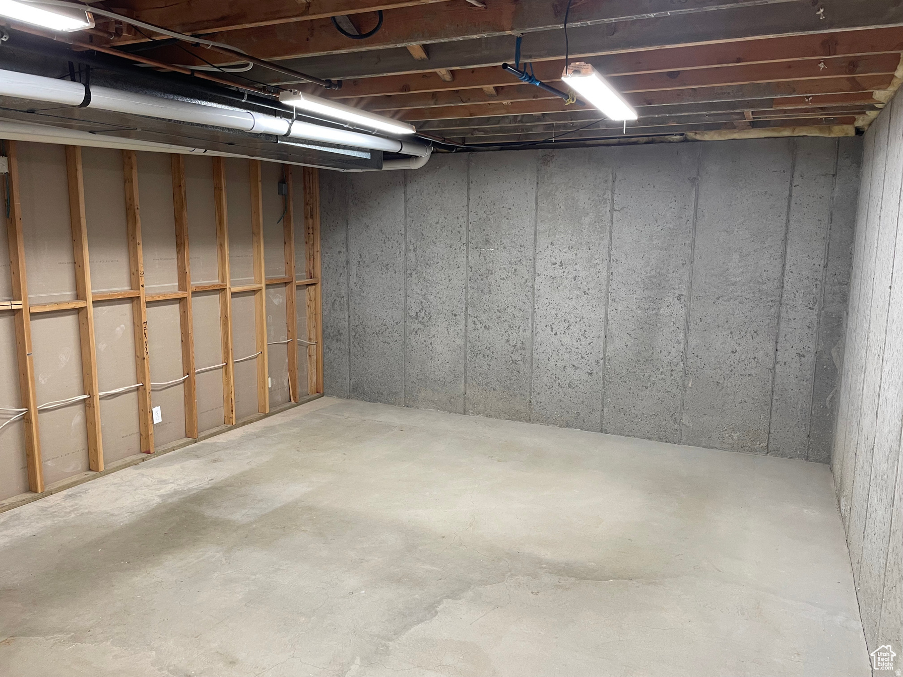 NEAR SALEM POND - Residential