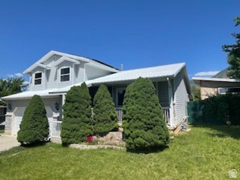 Photo of 567 S HAZEL DR, Salem, UT 84653 (MLS # 2121277)