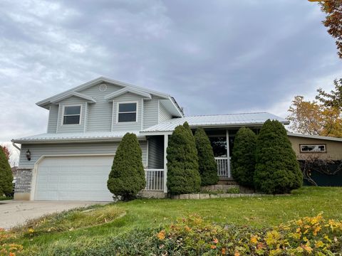 Photo of 567 S HAZEL DR, Salem, UT 84653 (MLS # 2121277)